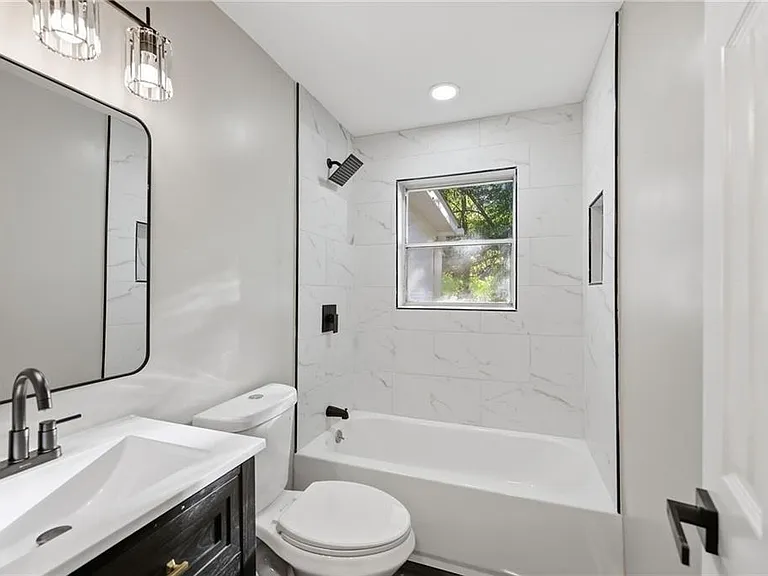311 Henry Aaron Ave SW — Photo 23