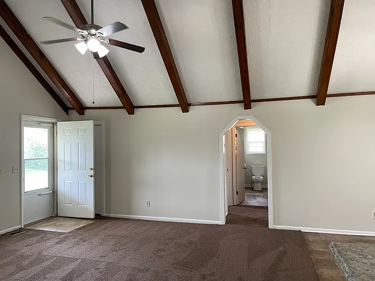 324 Peggy Dr — Photo 6