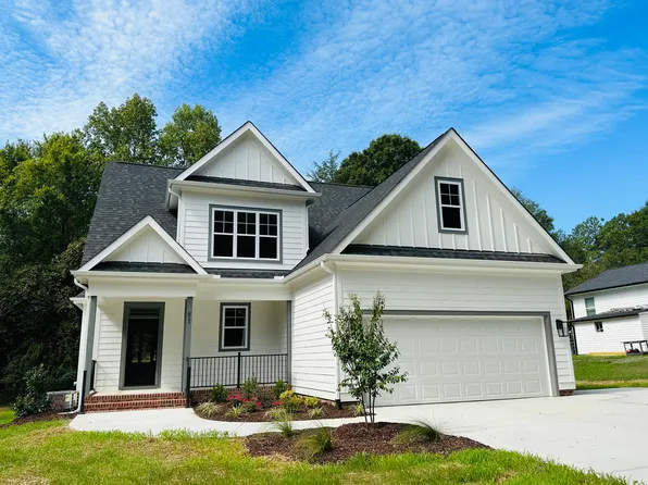 611 13th St, Butner, NC 27509