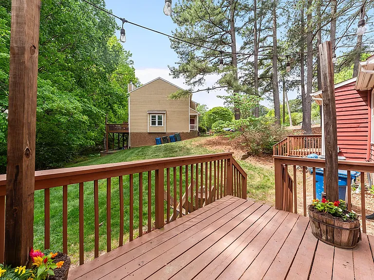 102 Shady Spring Pl — Photo 25