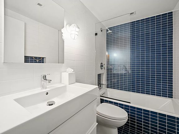 4th image of 230 Bergen St #Townhouse M
