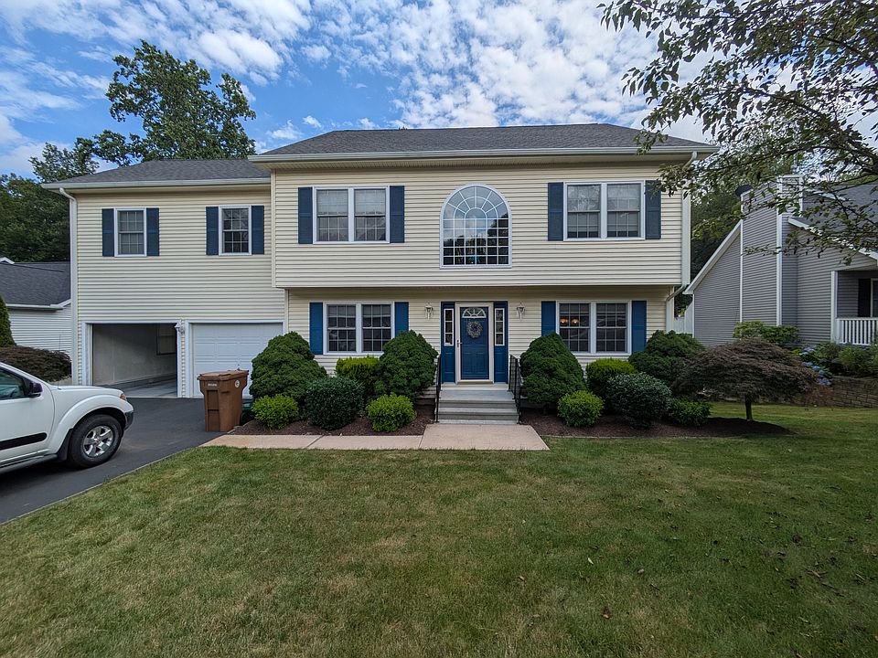 1st image of 61 Basking Brook Ln