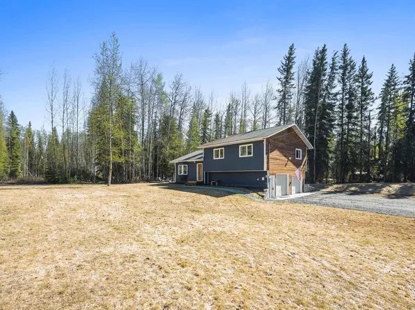 2590 Rachel Ct, North Pole, AK 99705