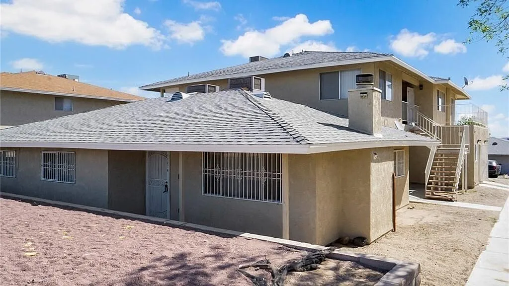 2 bed, 1000 sqft, $1,350 — Photo 1