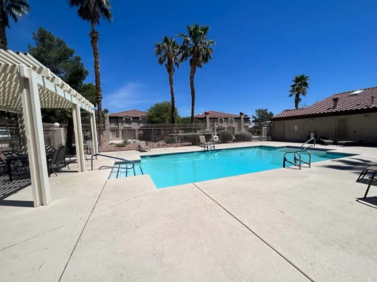 2601 Autumn Blaze Ave — Photo 24