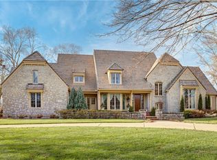 11208 Meadow St, Leawood, KS 66211