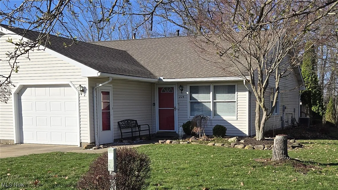 224 W Heatherwood Dr photo 1