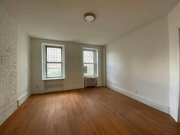 4th image of 1437 1st Ave APT 4FN