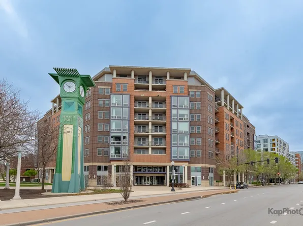 437 W Division St APT 505, Chicago, IL 60610