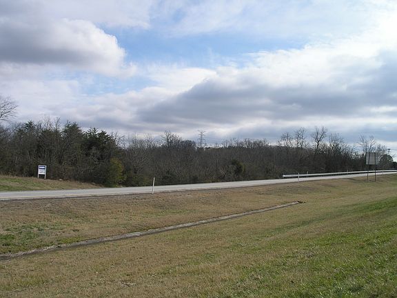 4th image of 1929 Stewart Ln