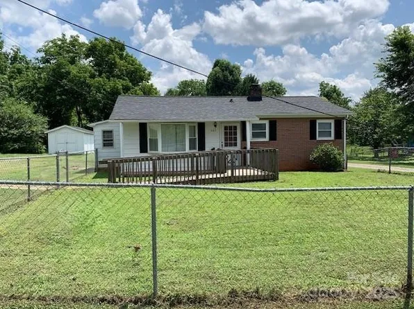 507 Spruce St SW, Lenoir, NC 28645