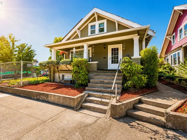 7110 SE Woodstock Blvd, Portland, OR 97206