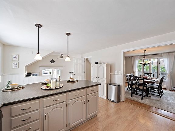5th image of 37 Davis St #2