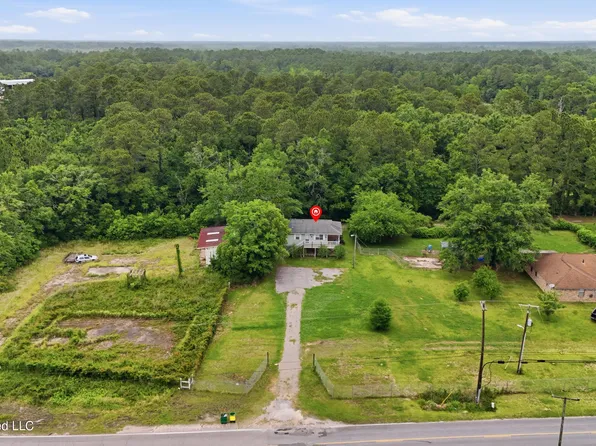 8621 Old Stage Rd, Moss Point, MS 39562