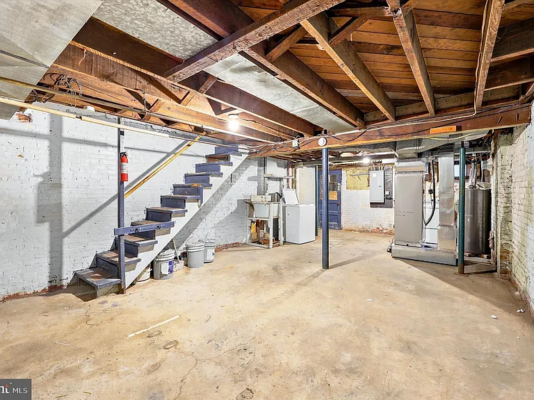 269 Monroe St — Photo 29