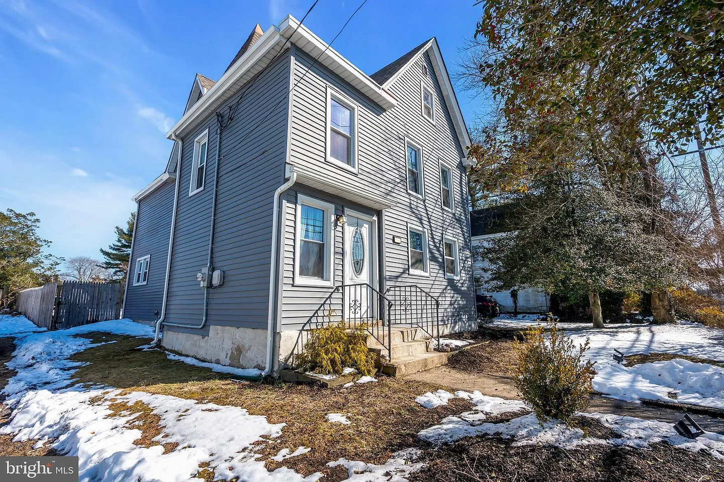 367 S Green St photo 1