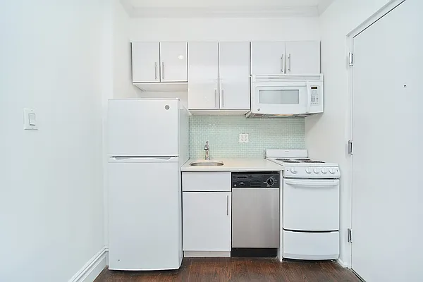 Rented by Living New York | media 9