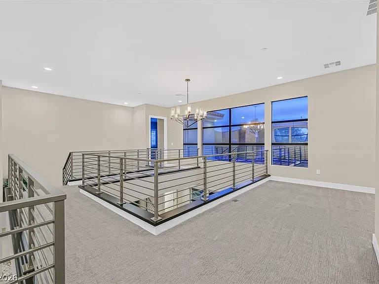 65 Garibaldi Way — Photo 33
