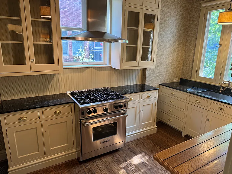 400 Edgewood Dr — Photo 9