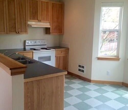 3rd image of 101A Sadie Ln NW