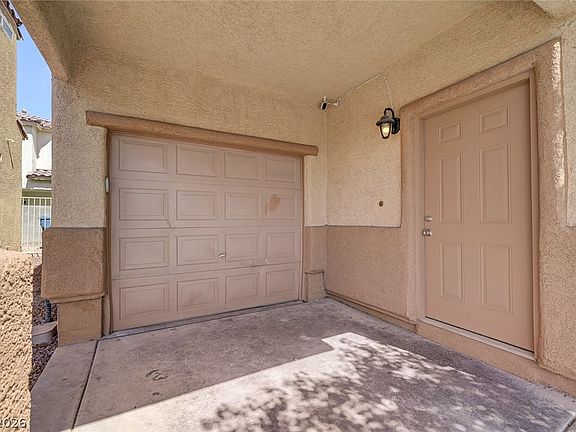 3rd image of 4004 Emerald Wood St