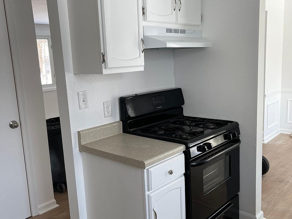 1st image of 82 Fairgreen Dr #A