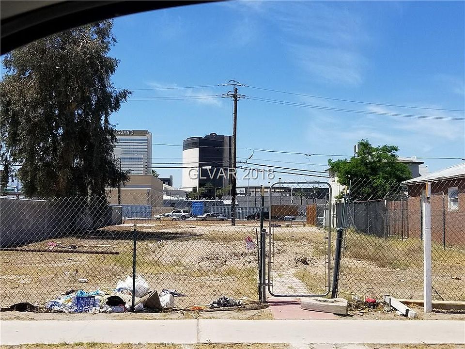 2nd image of 310 N 8th St