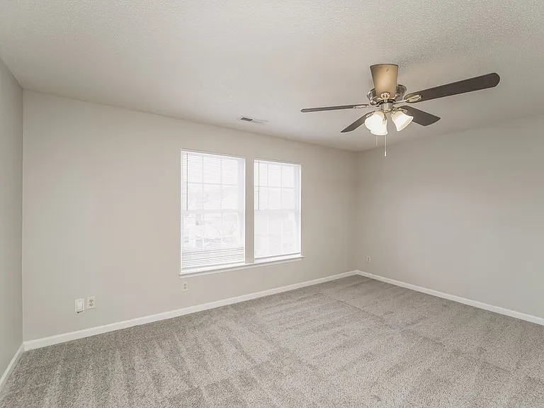 822 Littleton Dr — Photo 9