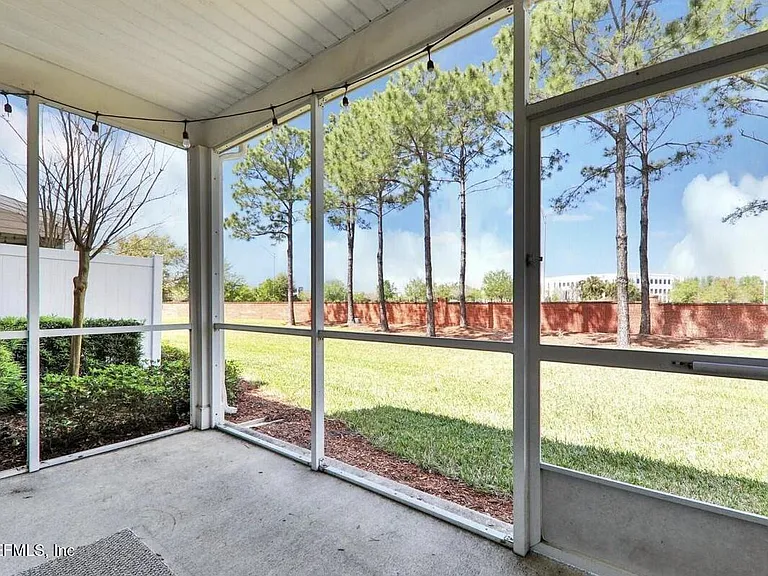 11225 N Castlemain Cir — Photo 28