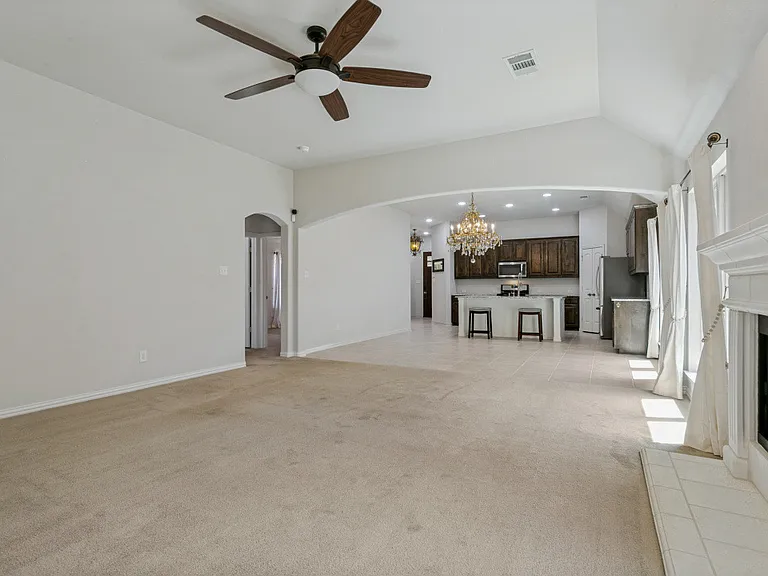 531 Catherine Ln — Photo 5
