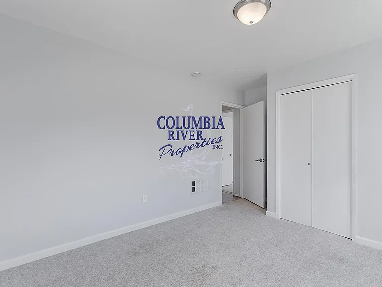 22213 NE 37th Ave — Photo 10
