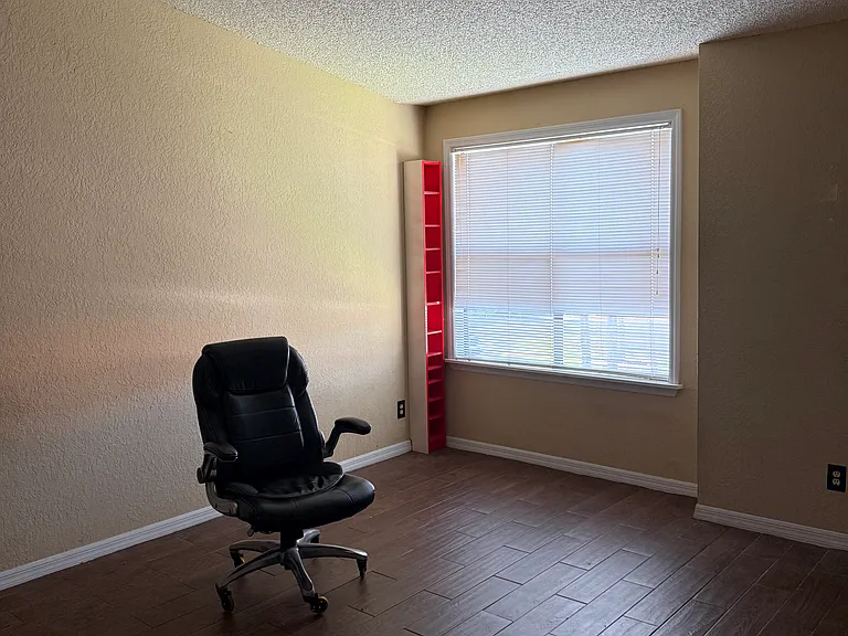 2924 Antique Oaks Cir #48 — Photo 7