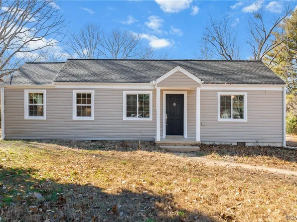 400 Young Dr, Sandston, VA 23150