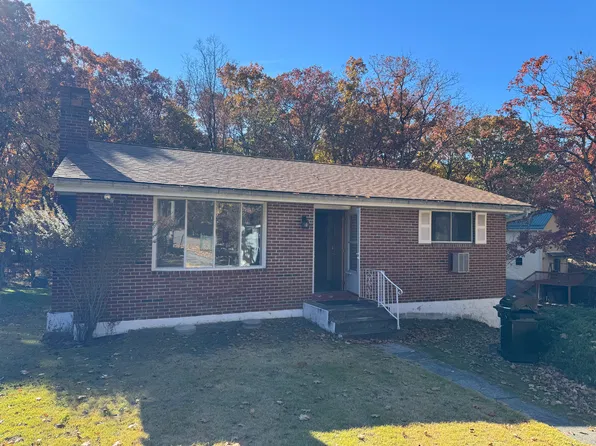 119 Puma Ct, Dingmans Ferry, PA 18328