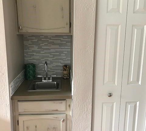 Wet bar