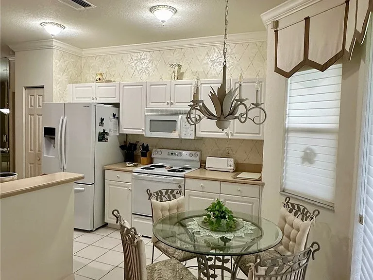 9304 Lake Abby Ln — Photo 6
