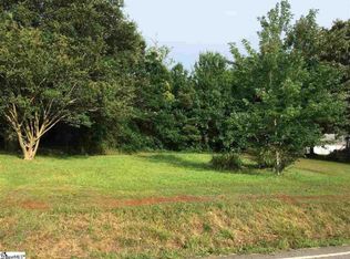 359 Tucapau Rd, Wellford, SC 29385