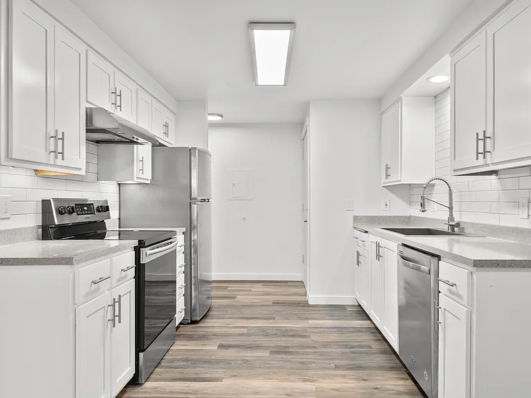 Sienna Pointe — Photo 1