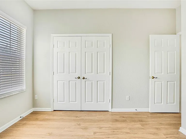 2920 Willow Creek Ln — Photo 30