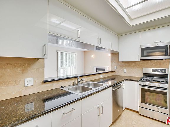3rd image of 1401 S Bentley Ave APT 201