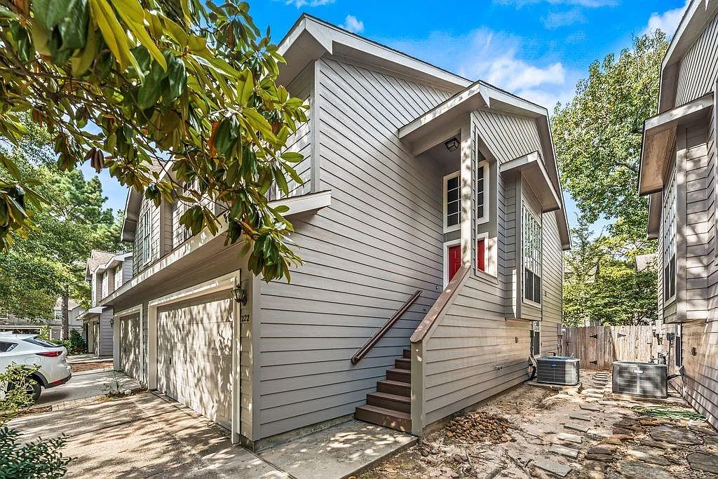 3 bed, 2.5 bath, 1818 sqft, $1,950 — Photo 3