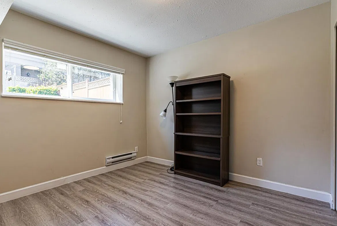 3 bed, 1200 sqft, $2,800 — Photo 3