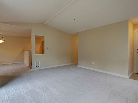 4th image of 25025 SE Klahanie Blvd APT J301
