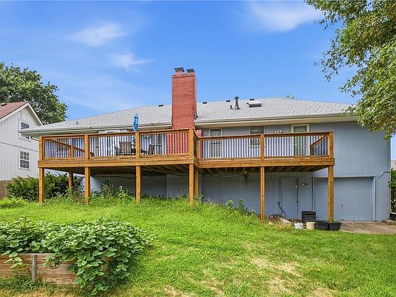 4th image of 813 SW Foxtail Dr