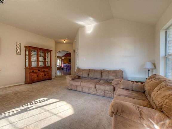 5th image of 1349 Rainbow Parke Dr
