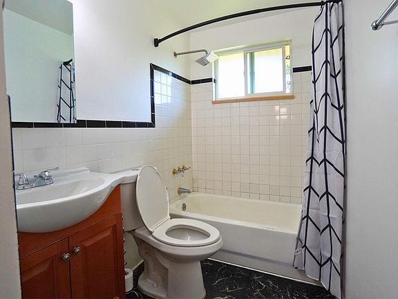 Fun Black and White bathroom!