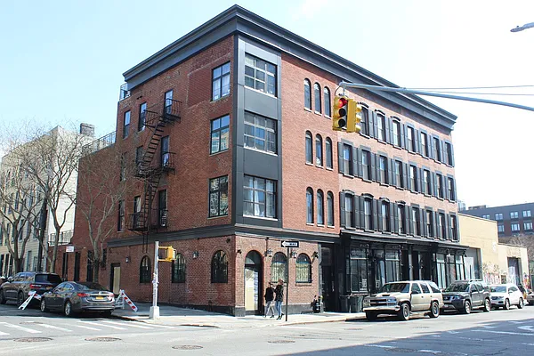 Rented by Mae Equities | media 54