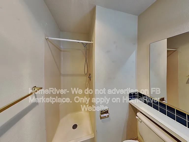 3522 S Mount Vernon St #4 — Photo 3