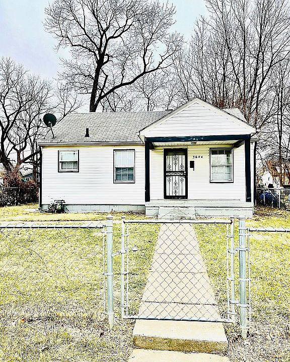 1st image of 3644 Kinnear Ave
