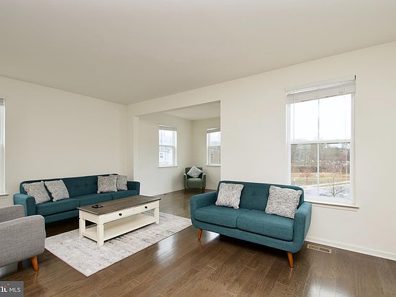 5th image of 1430 Hudgins Farm Cir